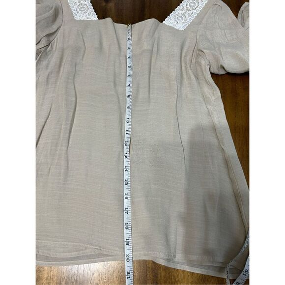 Nanette Lepore  Light Stone women’s blouse Size Medium lace trim lightweight - Picture 8 of 8